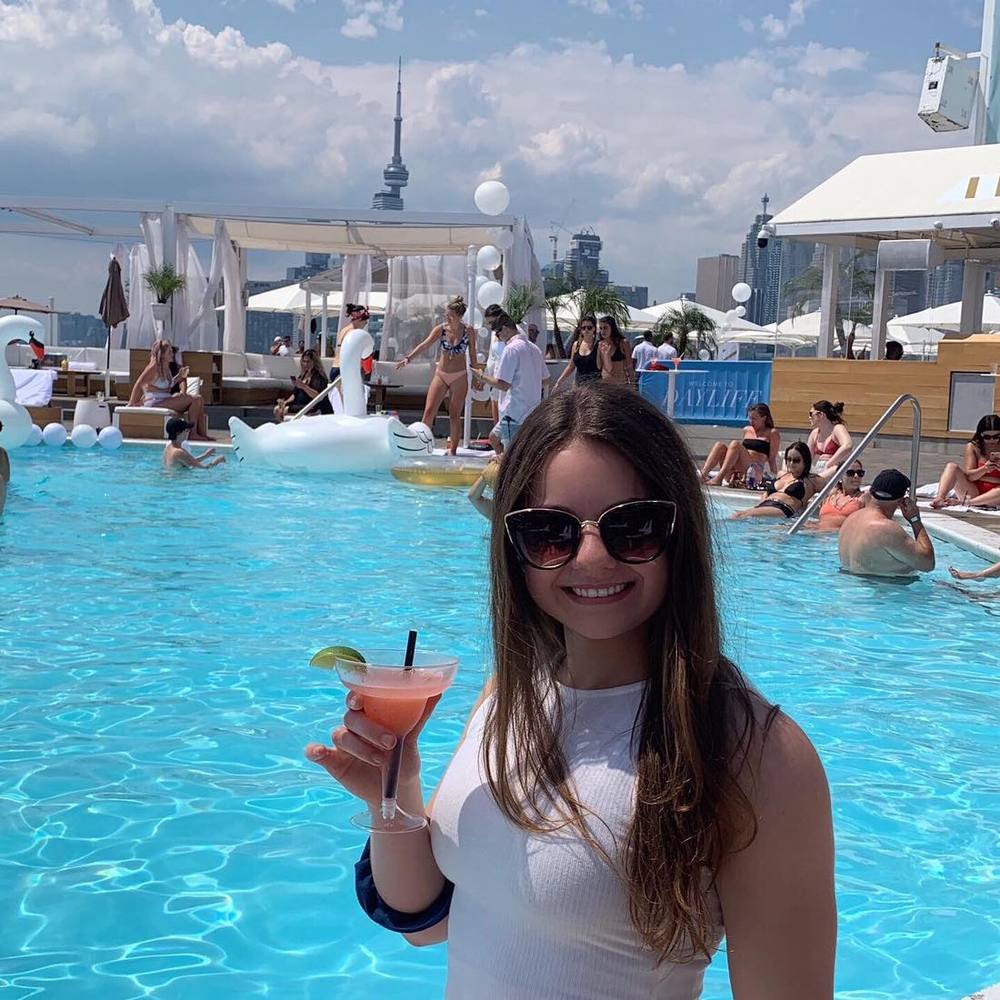 Meet your Posher, Julia